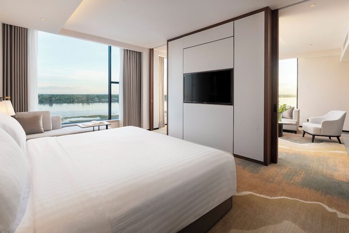 Room 27 of 100