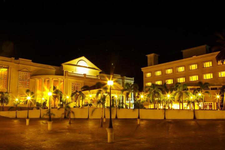 Camelot Hotel
