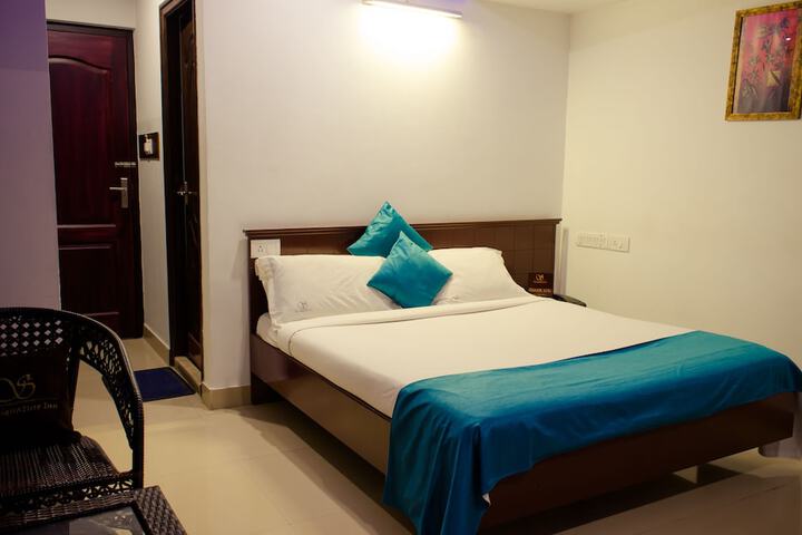 Room 9 of 25