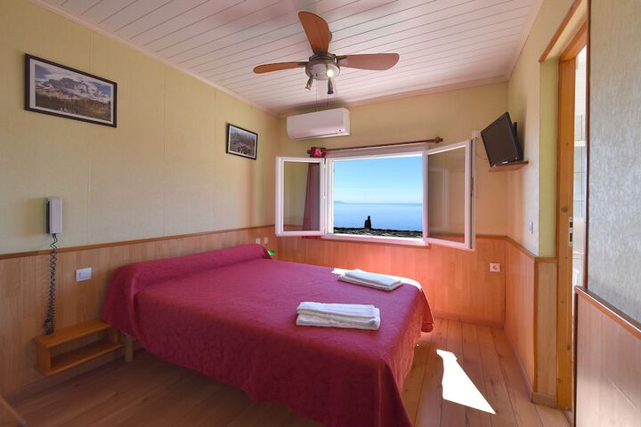 Room 2 of 16