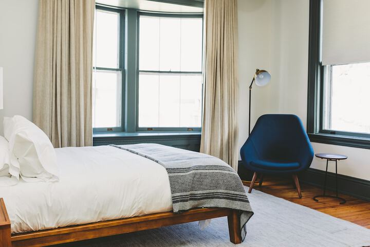 Room 10 of 79