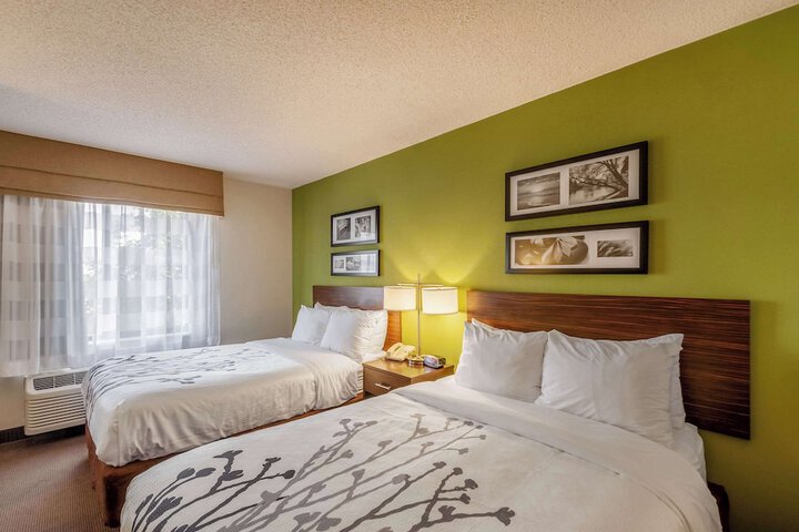 2 Double Beds (10 of 10)