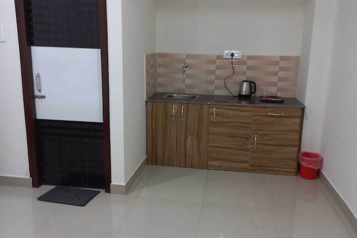 Room 12 of 16
