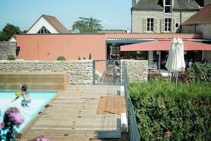 Hotel with Pool