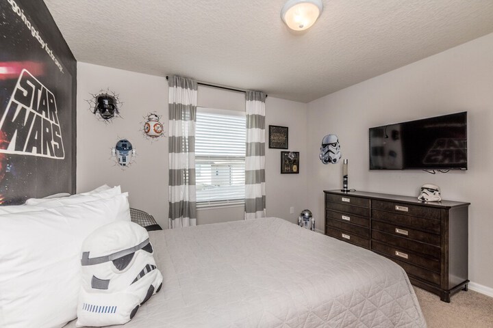 Room 6 of 55