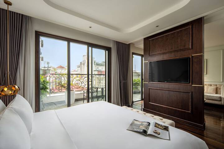 Room 30 of 144