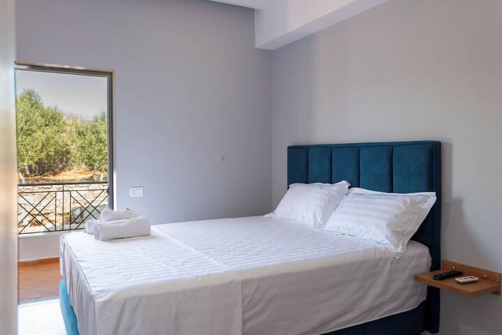 Room 42 of 96