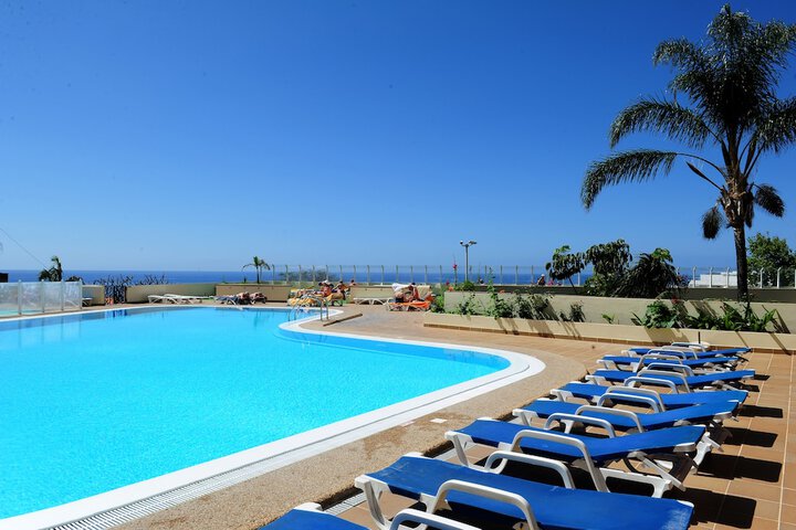 Hotel Pool