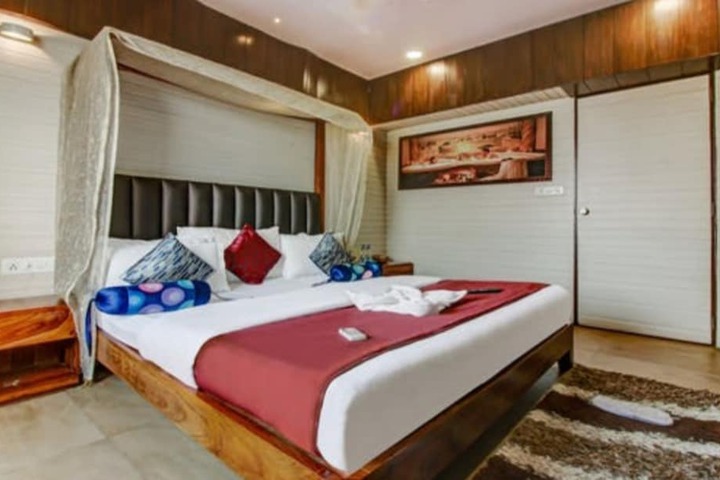 Room 6 of 26