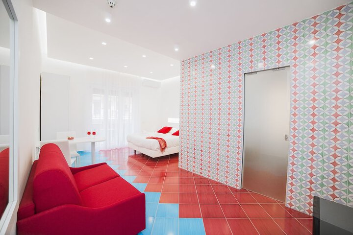 Room 10 of 25