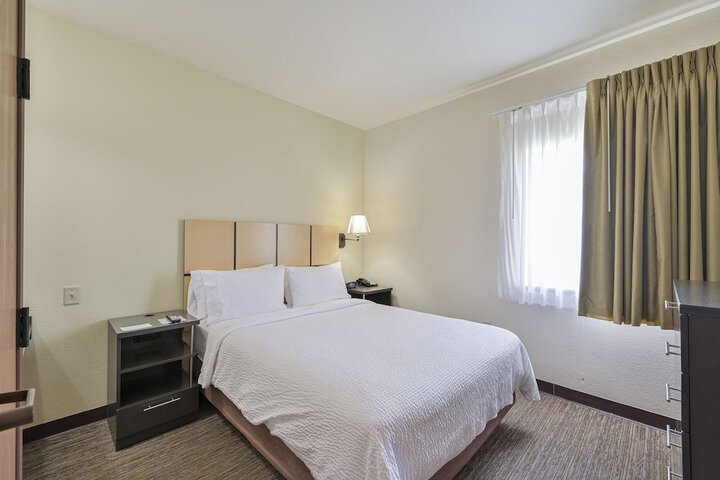 Room 9 of 29