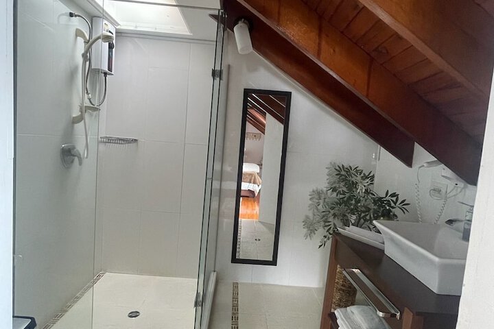 Room 14 of 19
