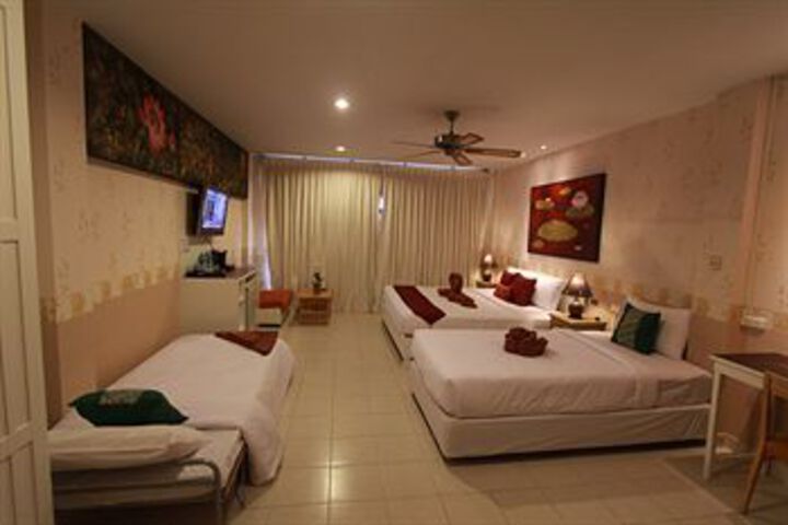 Room 32 of 42