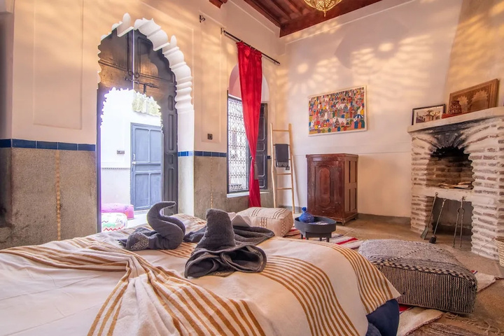 Room 4 of 28