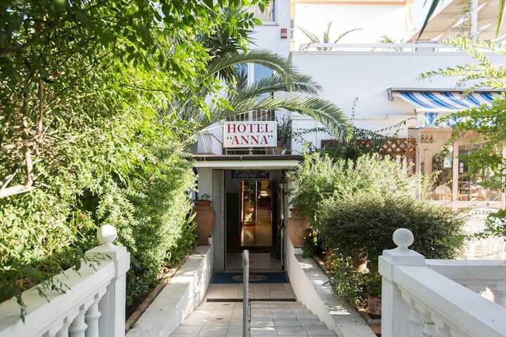 Hotel 58 of 59