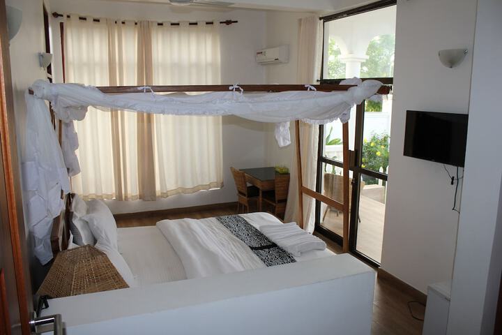 Room 3 of 54