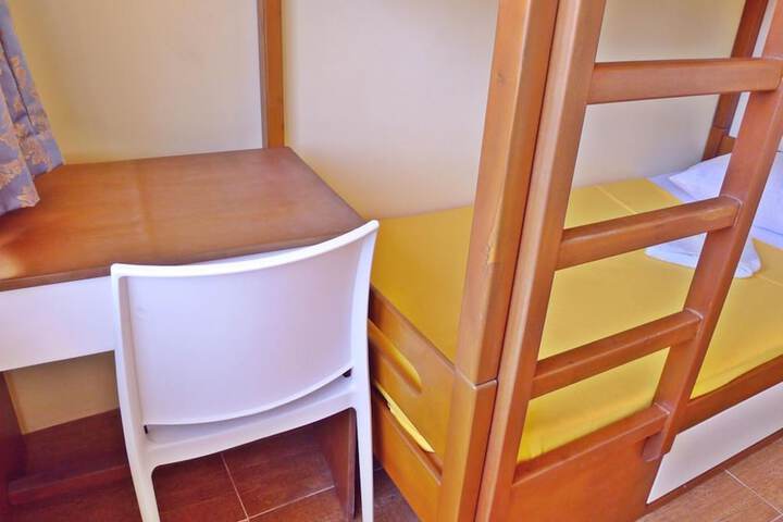Room 11 of 27