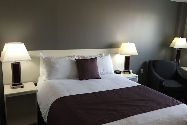 Room 9 of 85