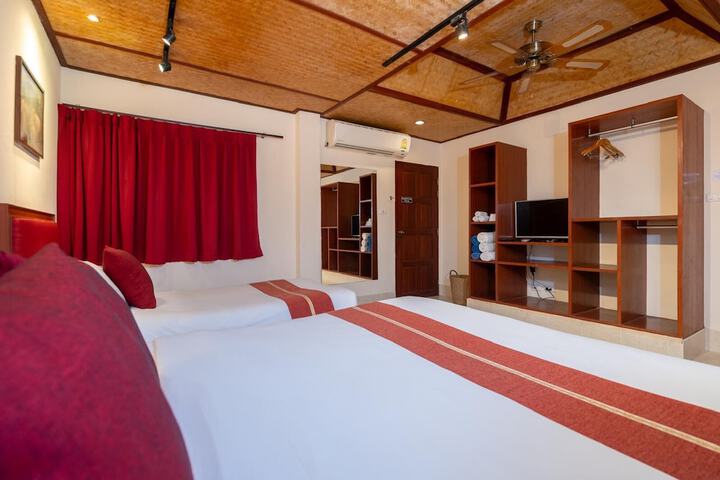 Room 9 of 96