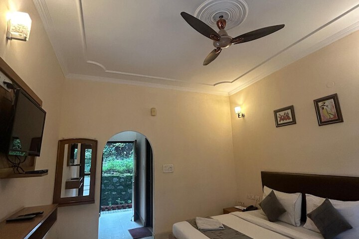 Room 11 of 23