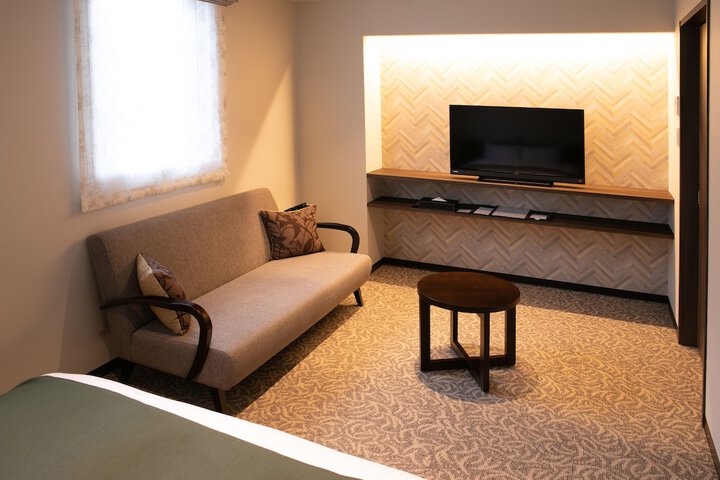 Room 5 of 48
