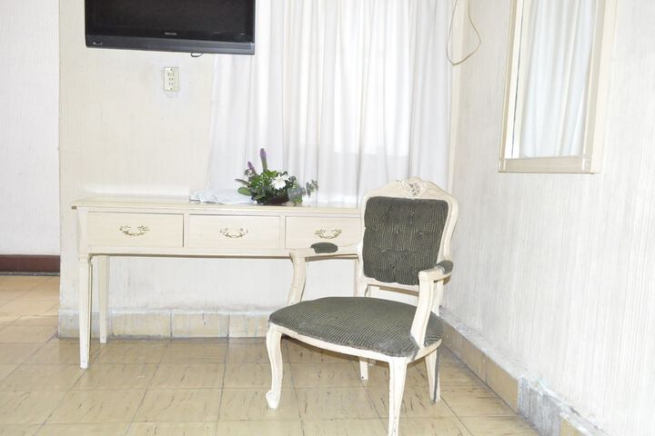 Room 7 of 24
