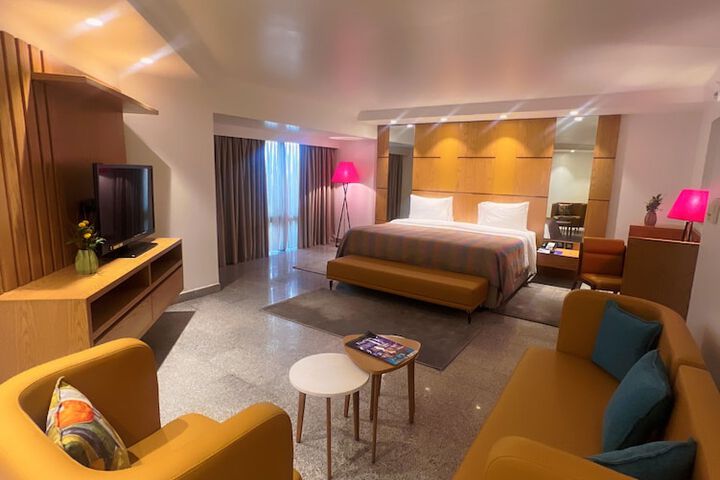 Room 44 of 103