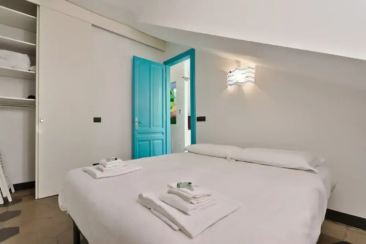 Room 2 of 14