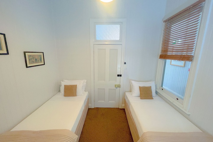 Room 2 of 29