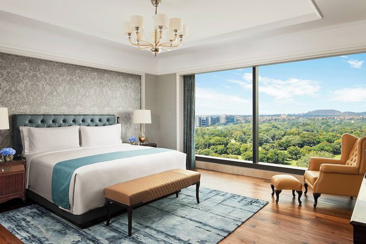 Room 10 of 76