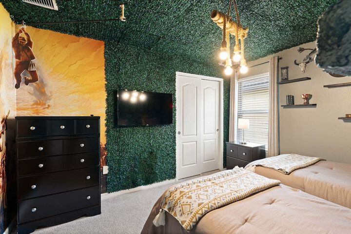 Room 12 of 45