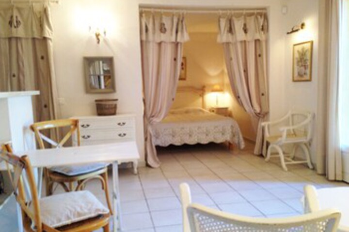 Room 26 of 32