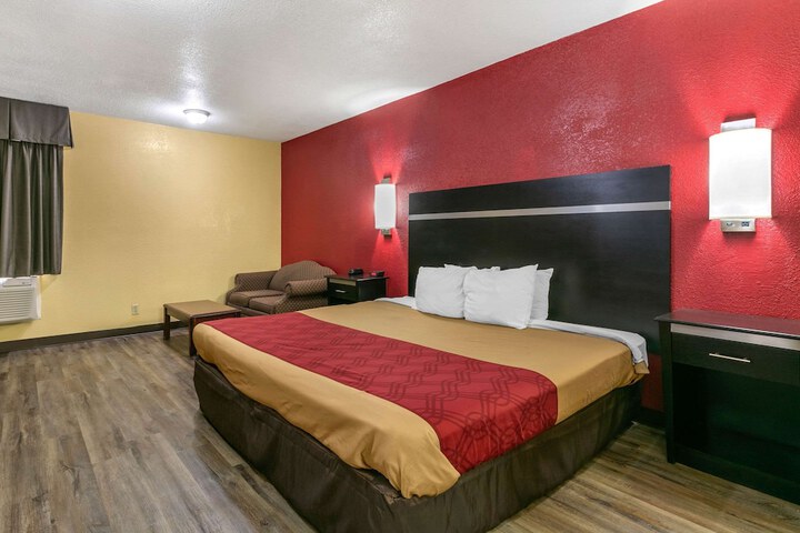 Room 21 of 27