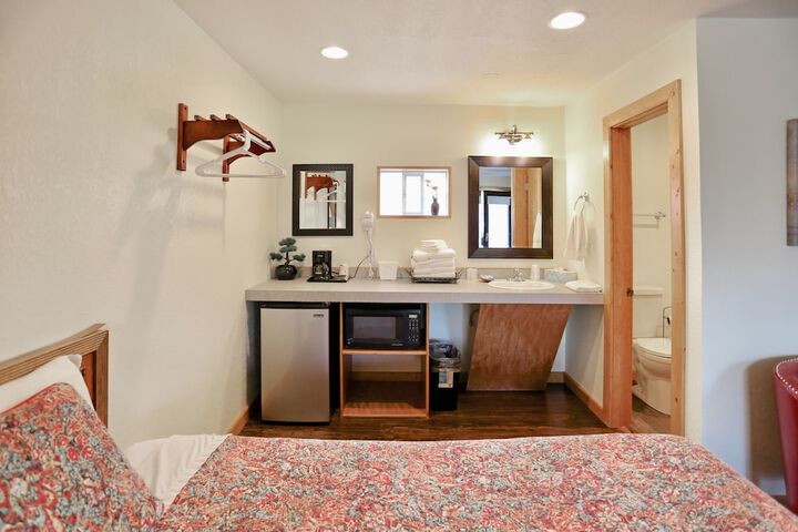 Room 32 of 54