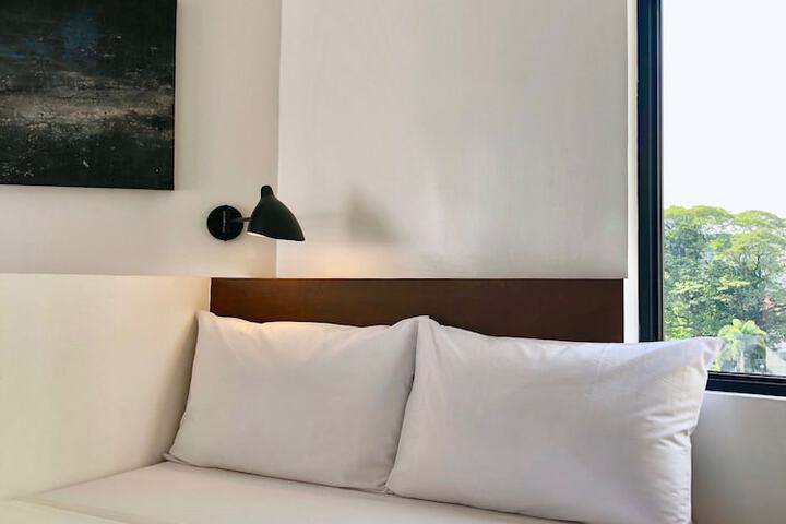 Room 13 of 40