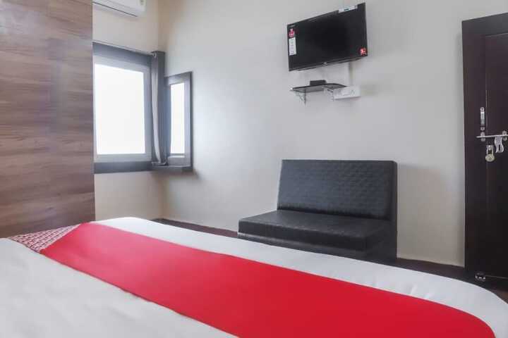 Room 7 of 15