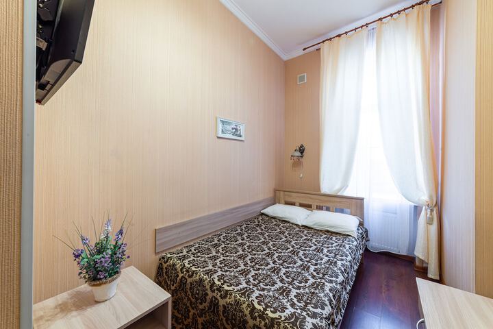 Room 47 of 176