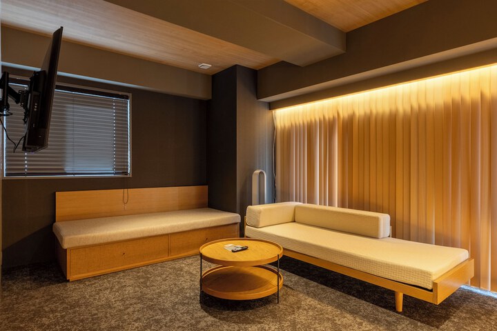 Room 15 of 46