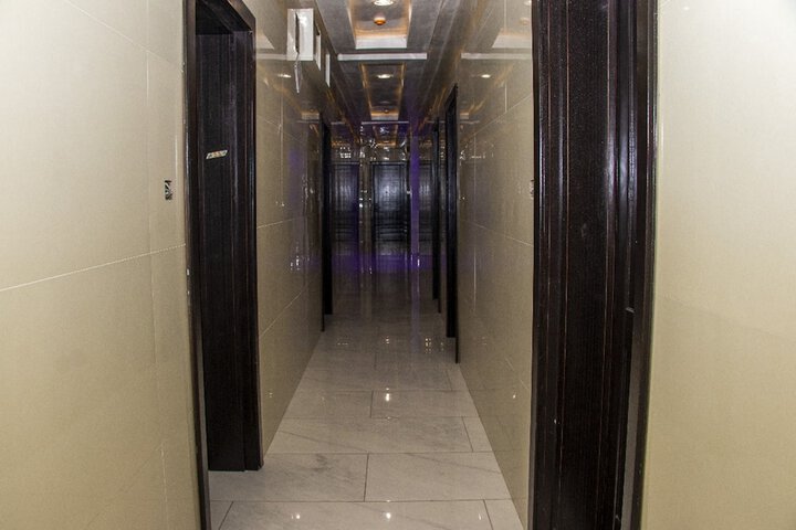 Ballroom/Hall 10 of 14