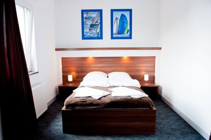 Room 6 of 38