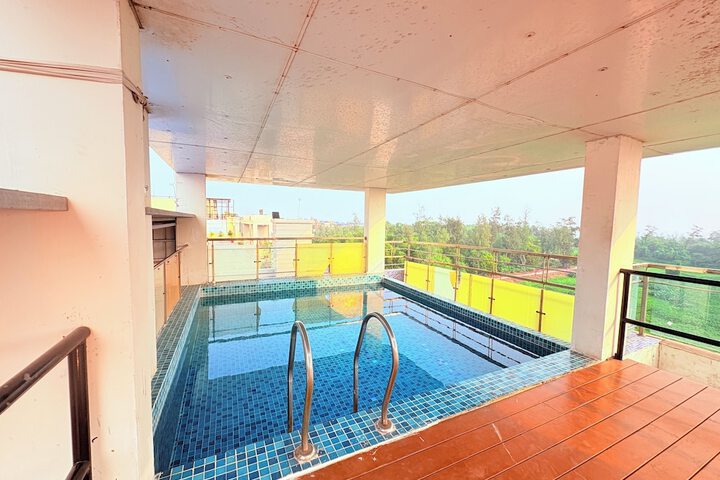 Pool 51 of 62