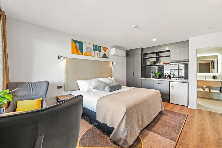 Room 2 of 30
