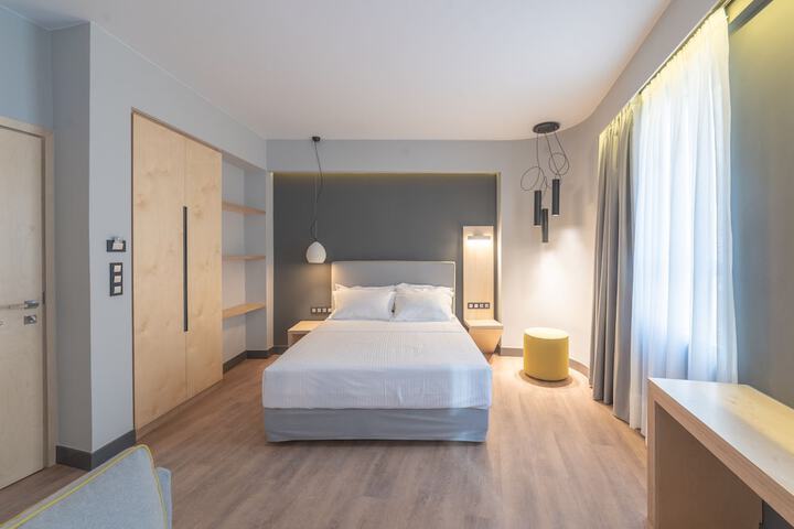 Room 51 of 102
