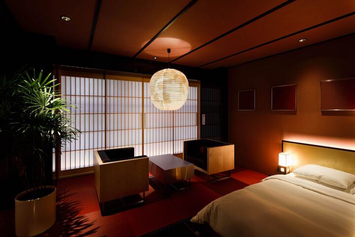 Room 33 of 89