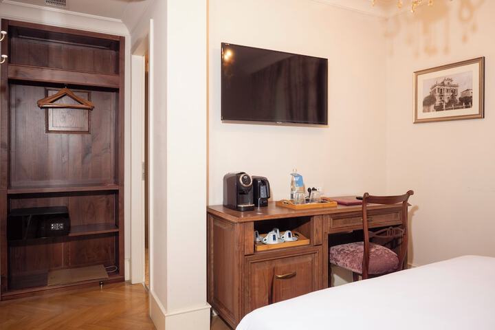 Room 36 of 73