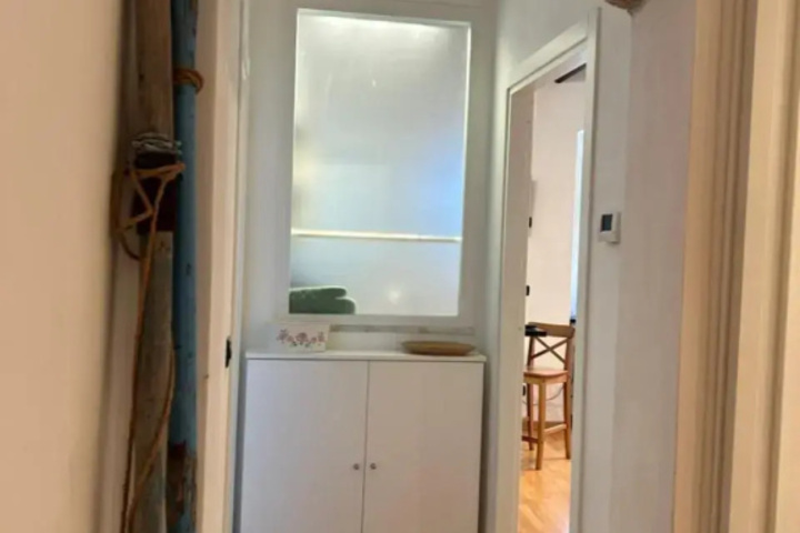 Room 4 of 11