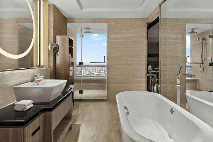 Room 40 of 72