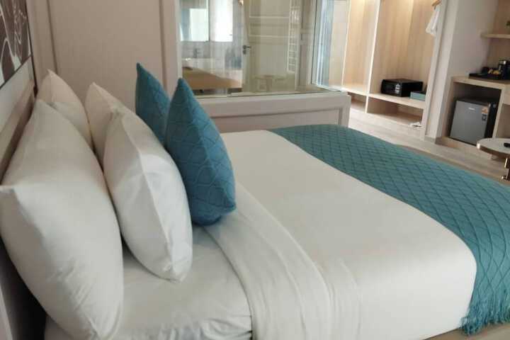 Room 79 of 171