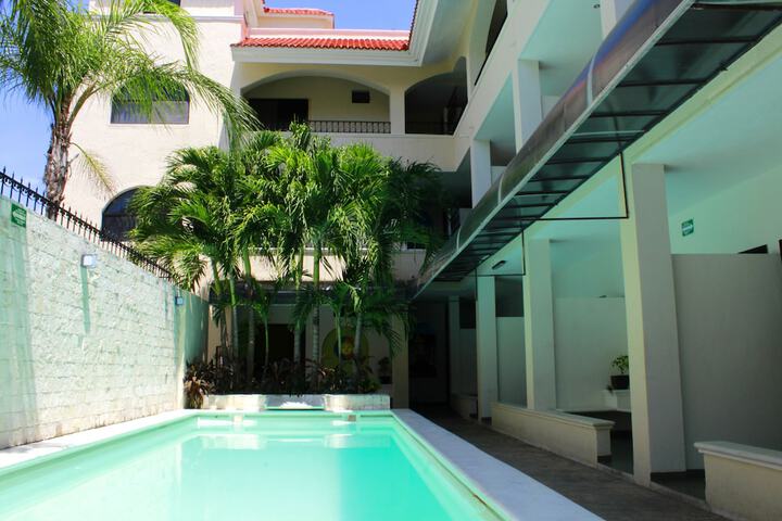 Pool Hotel