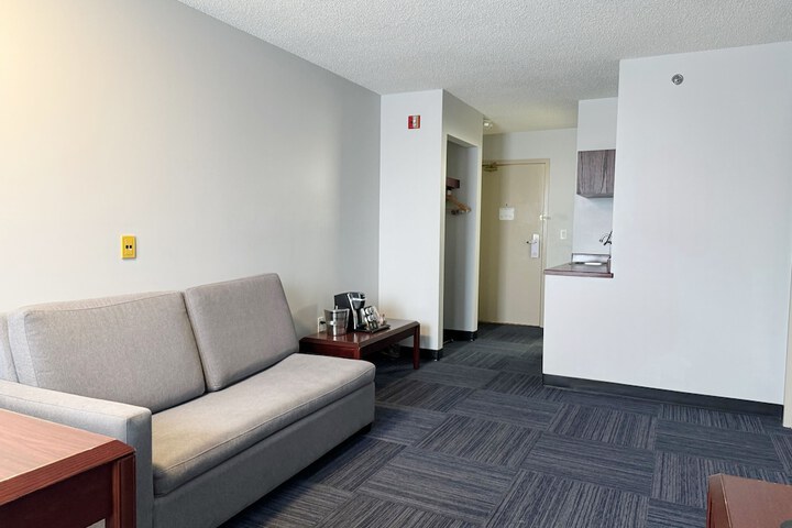Room 36 of 74